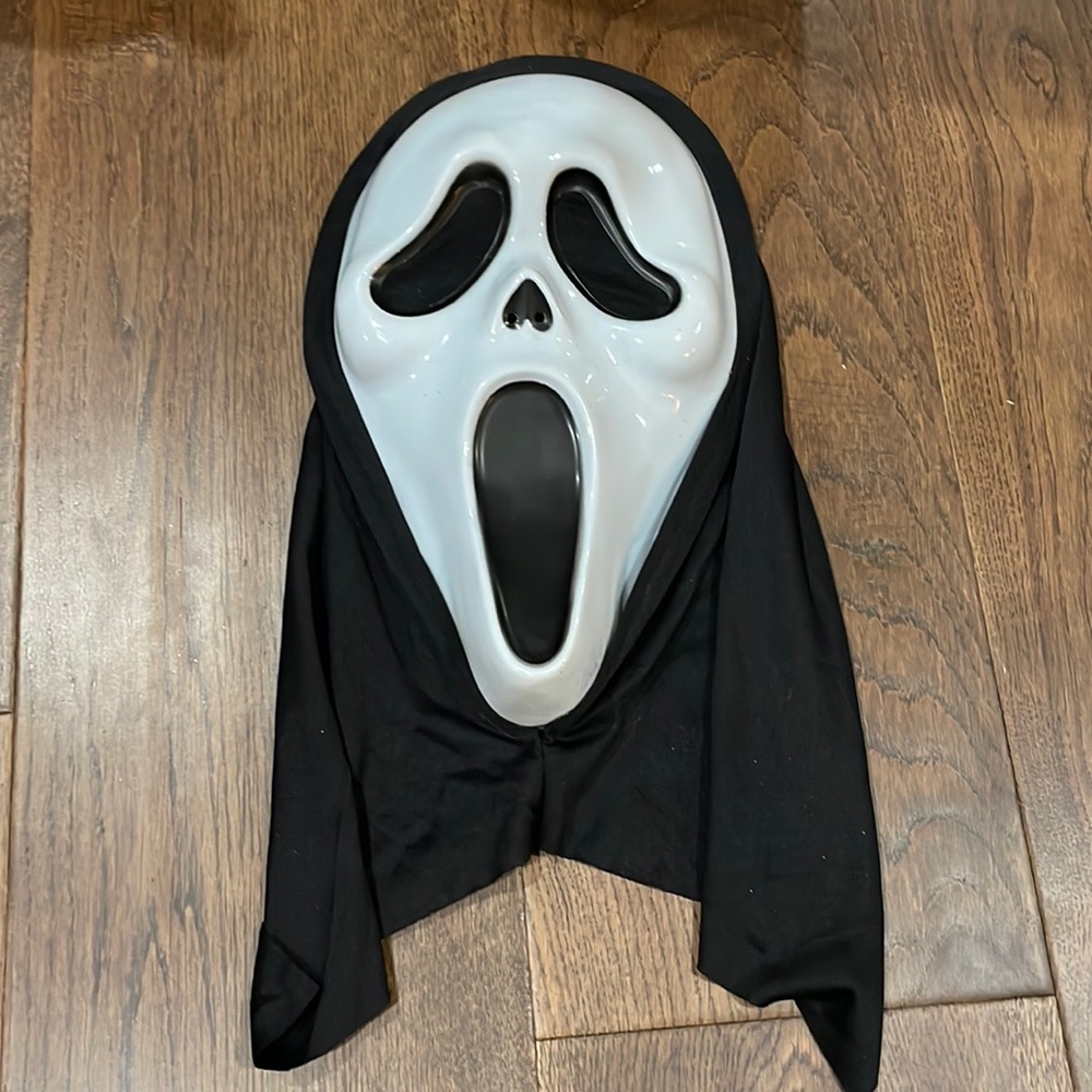 3/$15! Ghostface Halloween Mask